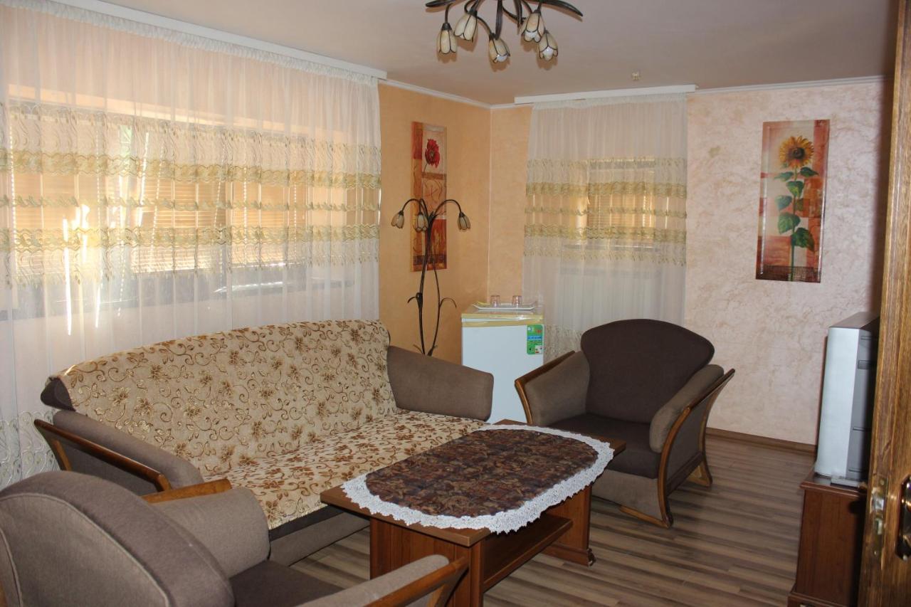 Zolota Pidkova Bed & Breakfast โคเวล ภายนอก รูปภาพ
